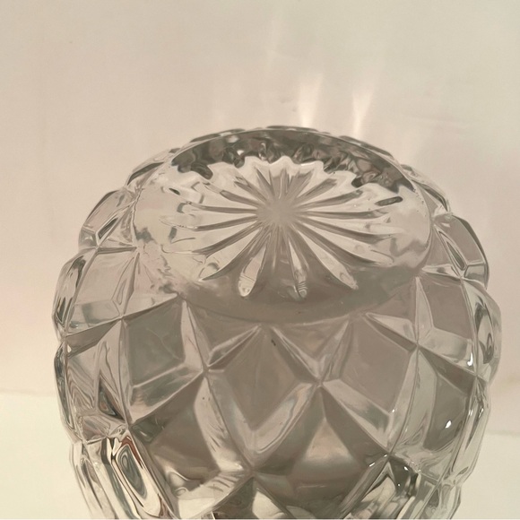 VTG Aberdeen Berkshire Crystal Decanter by Godinger, Cut Crystal (36 oz.) - Picture 6 of 9